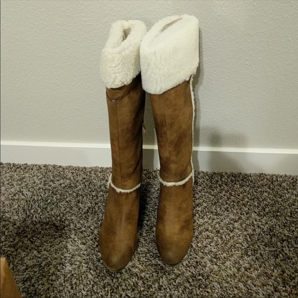 SBICCA “ Chippy” Faux Sherling Wedge Boots🤩❤️